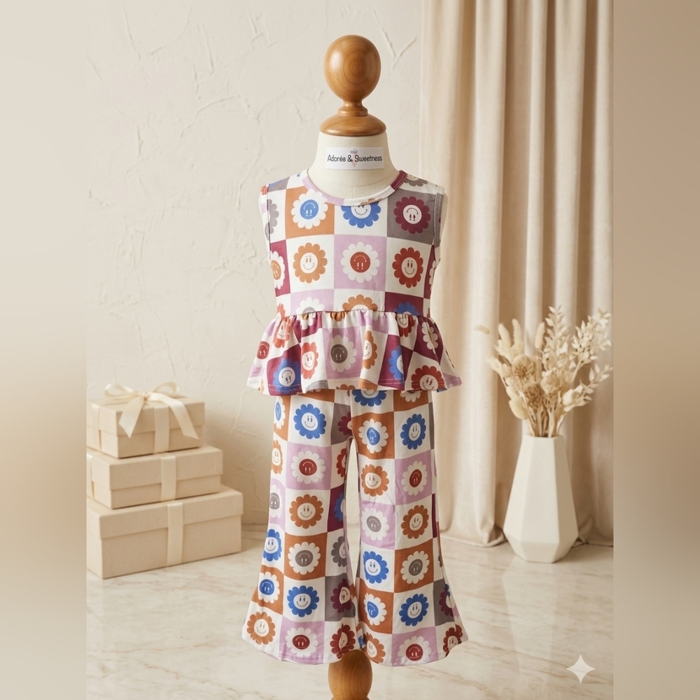 Adorable Sweetness 2-Pc Daisy & Smiley Hippie Outfit